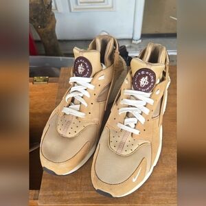 Classic Nike Huarache Men's Tan Sneakers Sz 13